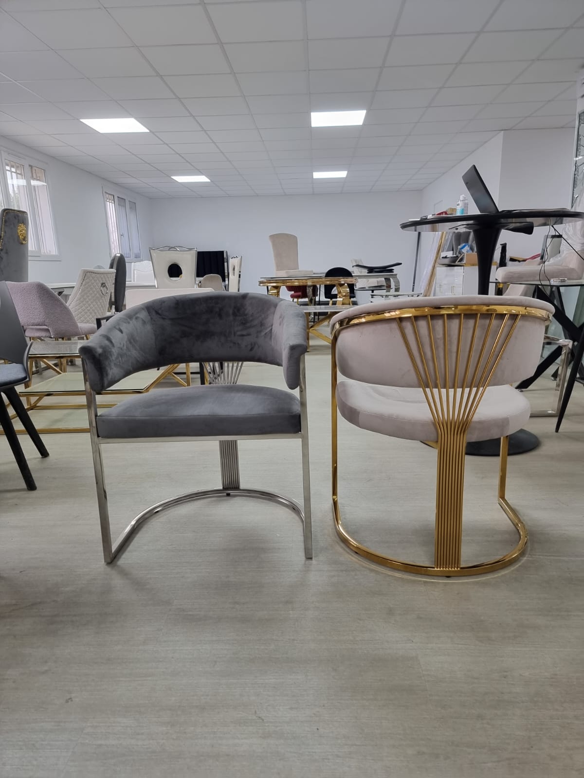 LOT DE 2 CHAISES "BRITANY » DORÉ OU ARGENTÉ