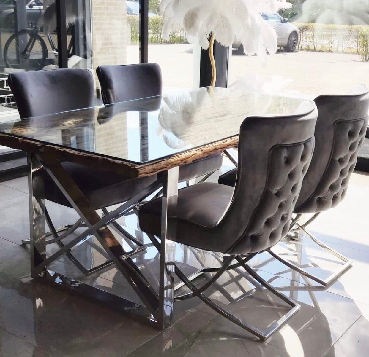 LOT DE 2 CHAISES "GABRIELLE"