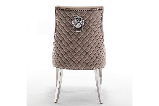 LOT DE 2 CHAISES "LION"