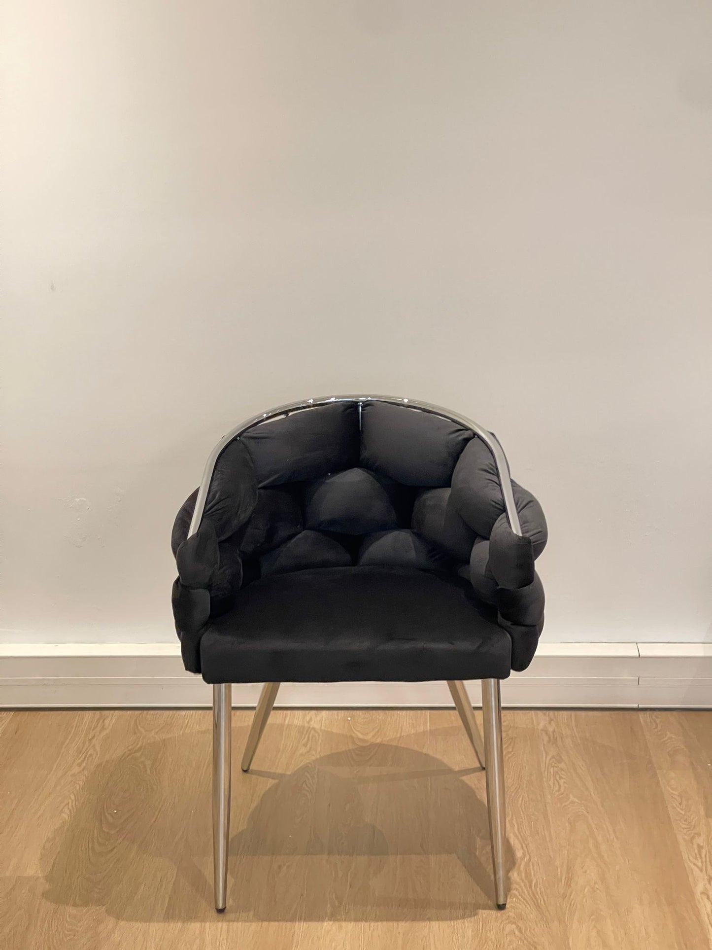 LOT DE 2 CHAISES "BALLONS"