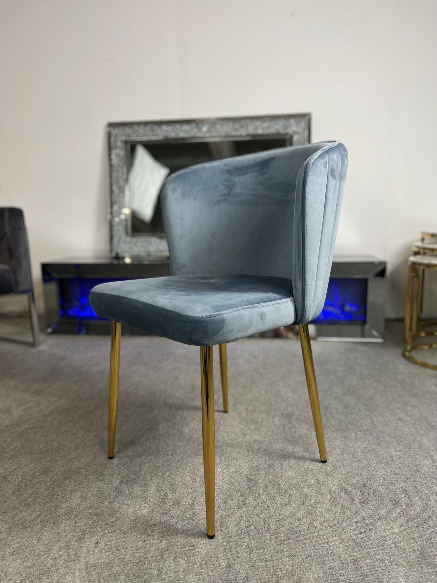LOT DE 2 CHAISES "DIANA" GOLD OU SILVER