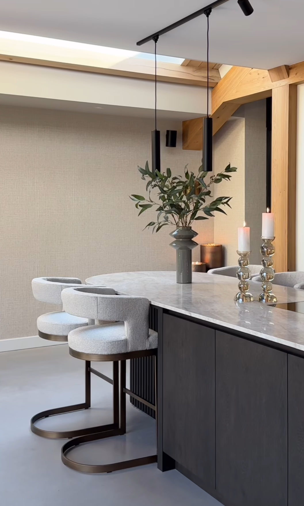 LOT DE 2 TABOURETS DE BAR "ELLIS" RICHMOND INTERIORS