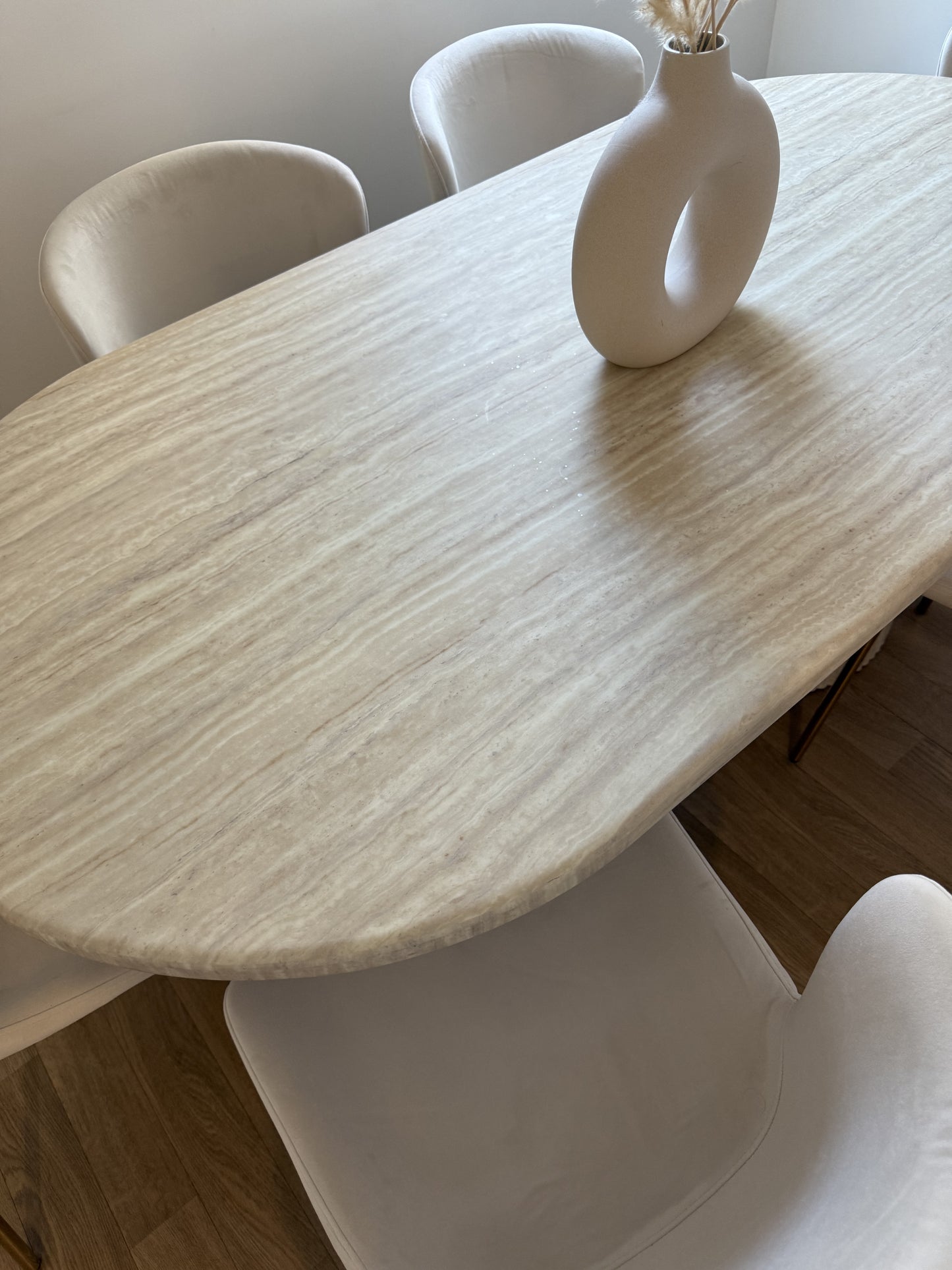 TABLE À MANGER "FLINSTONE" OVALE