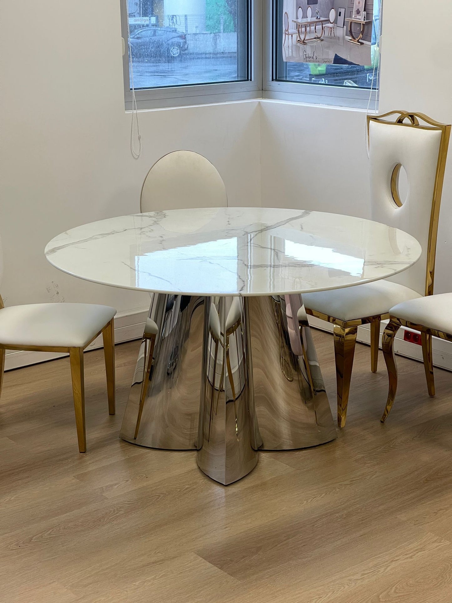 TABLE À MANGER « CAPUCINE »