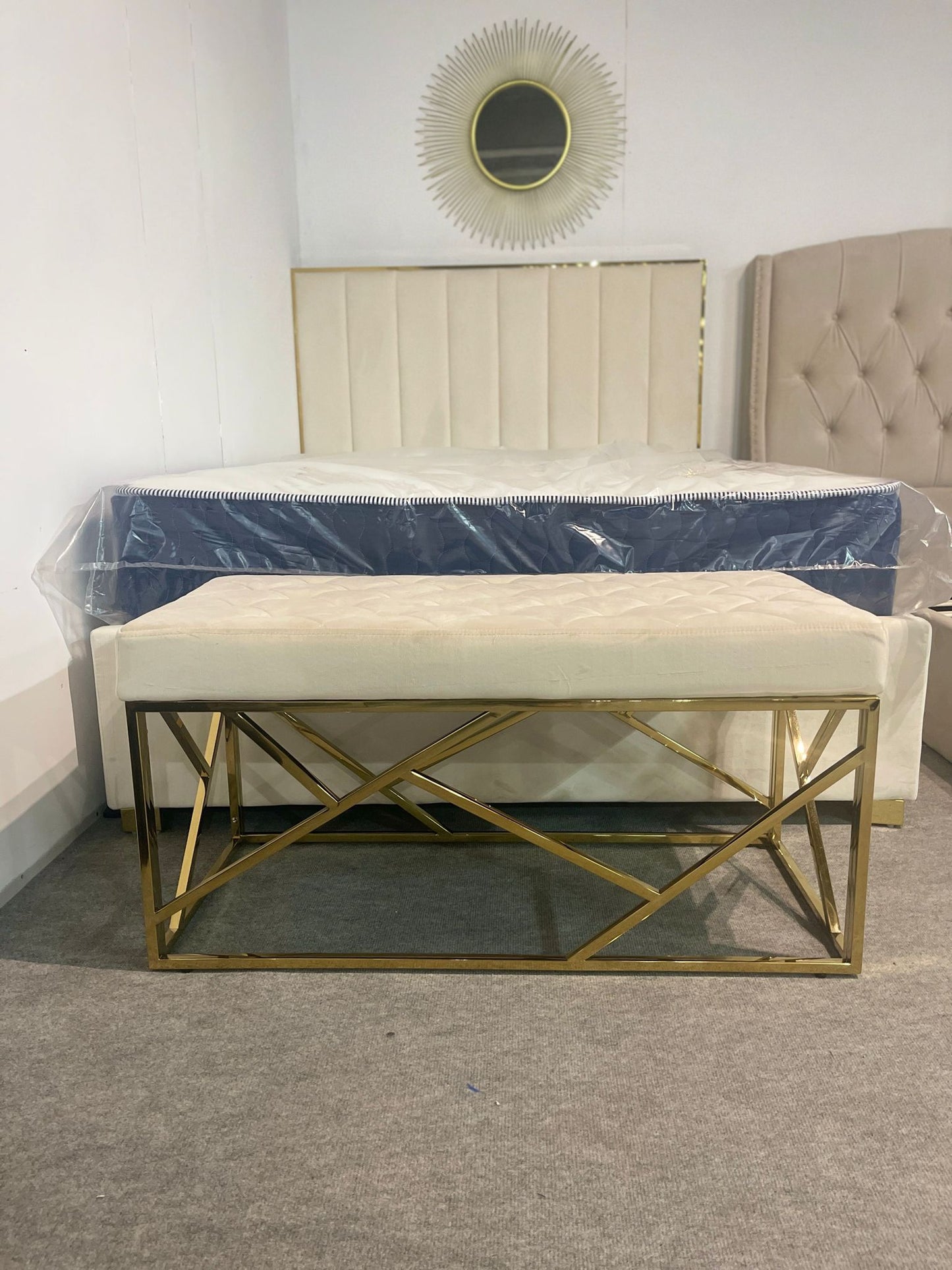 BANQUETTE « GEOMAG » DORÉ
