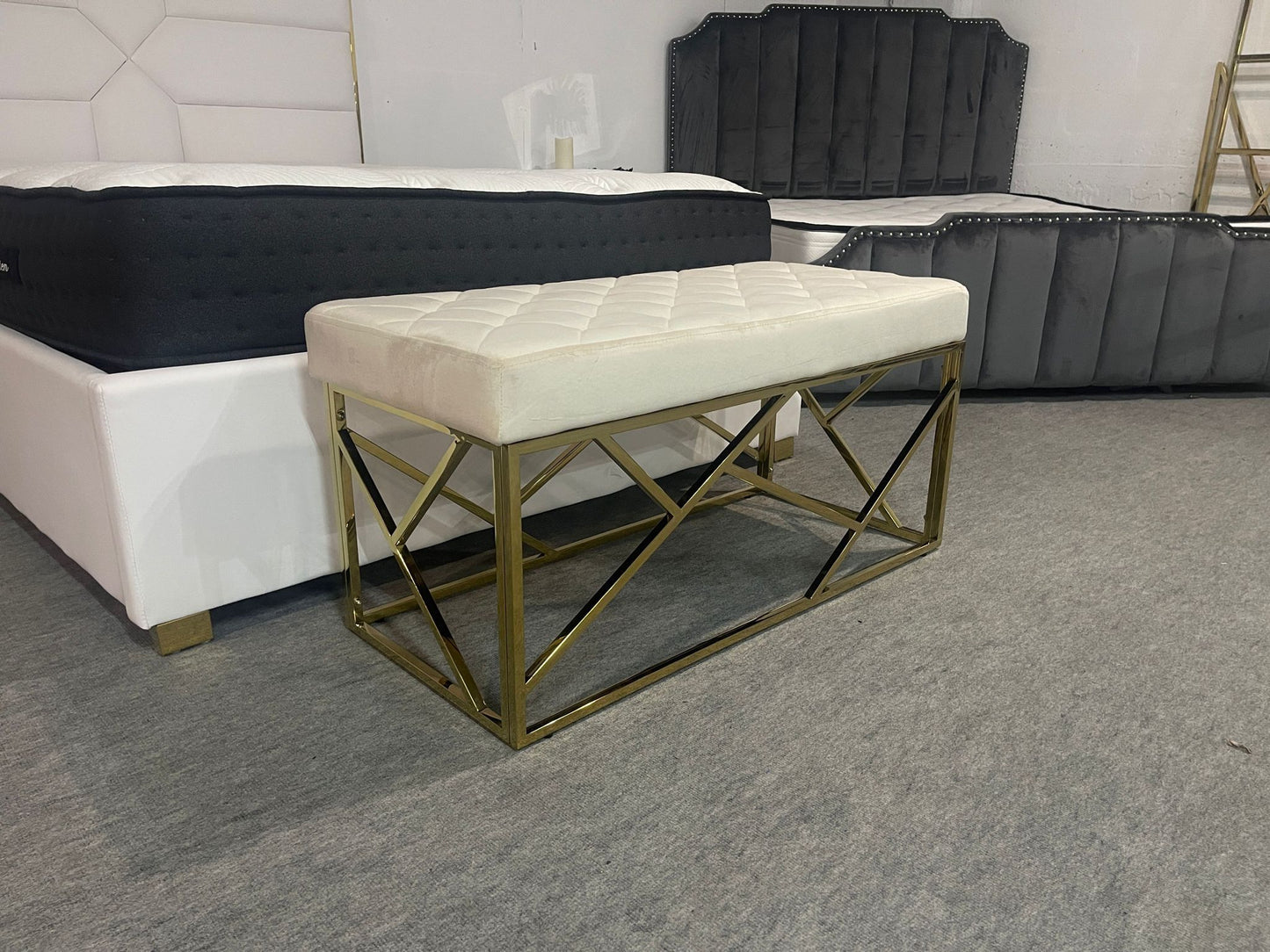 BANQUETTE « GEOMAG » DORÉ