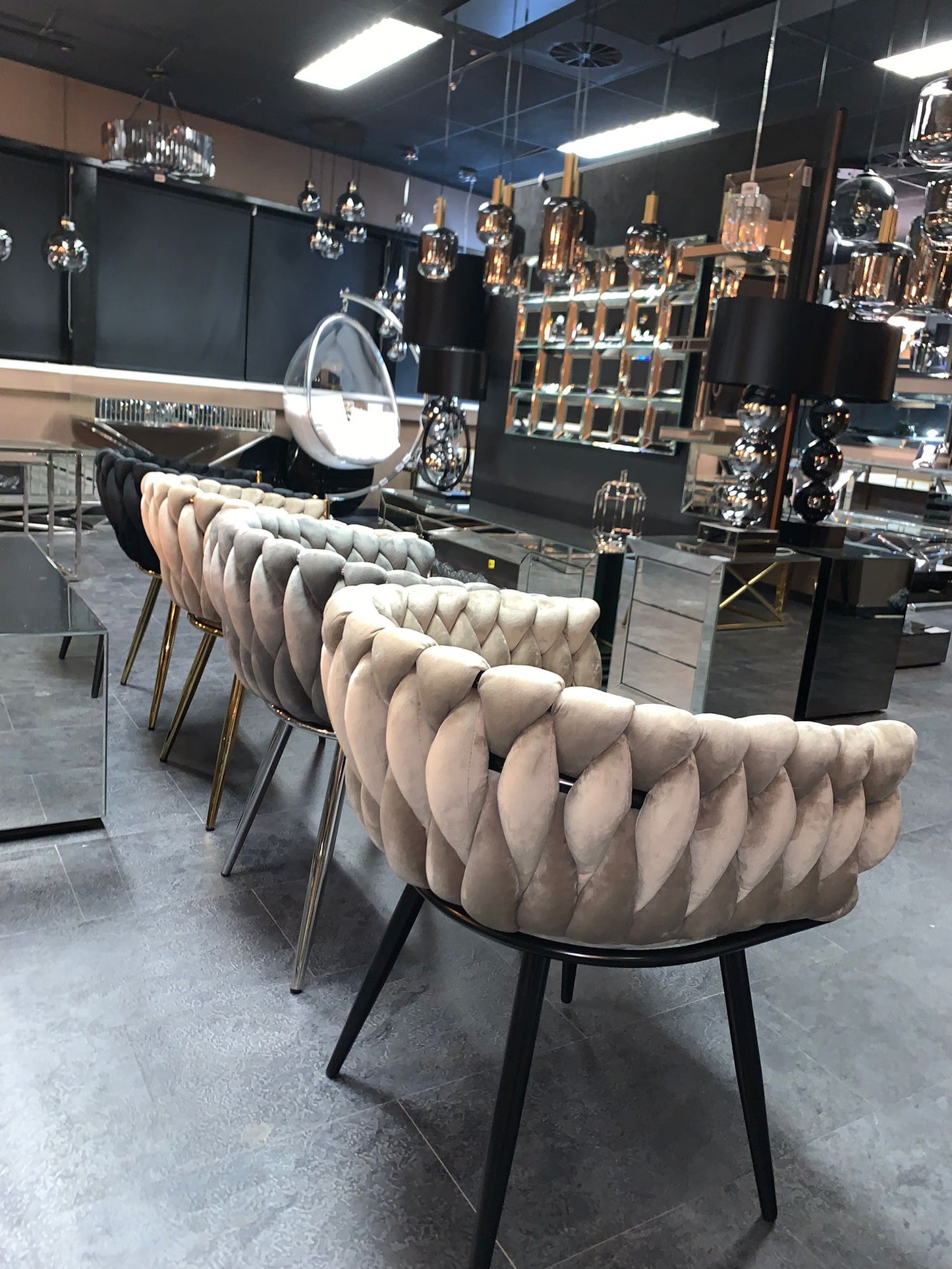 LOT DE 2 CHAISES « WAVY » TOUT COLORIS