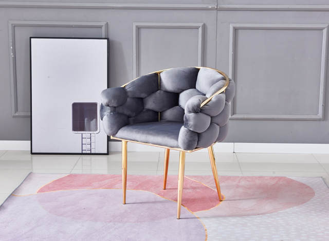 LOT DE 2 CHAISES "BALLONS"